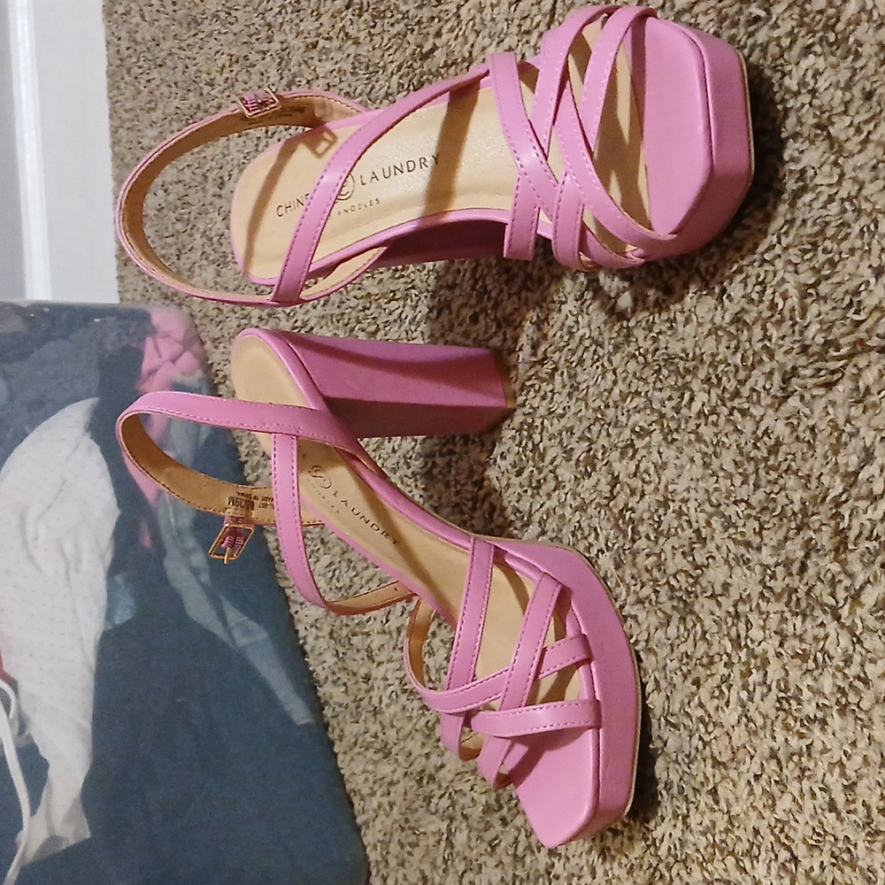 Chinese Laundry Pink Sandals